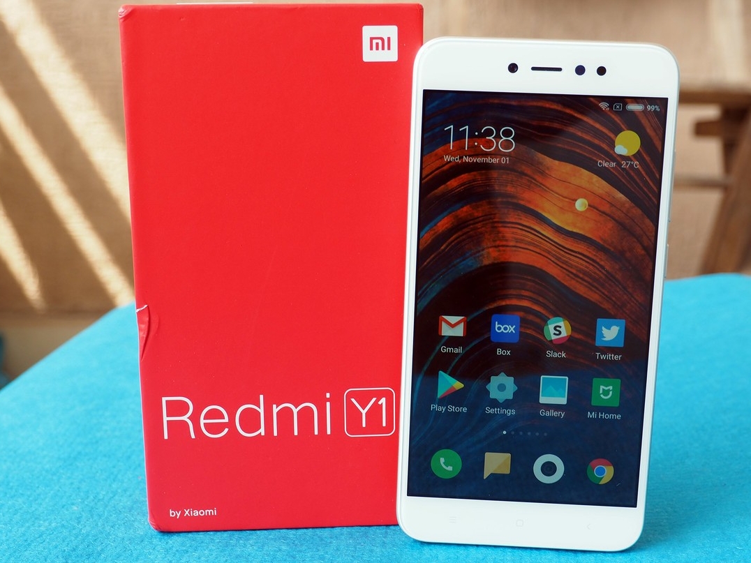 Xiaomi презентовал селфифон Redmi Y1